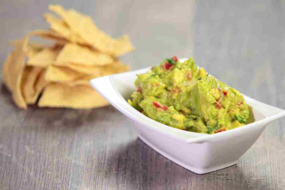 salsa guacamole con tacos