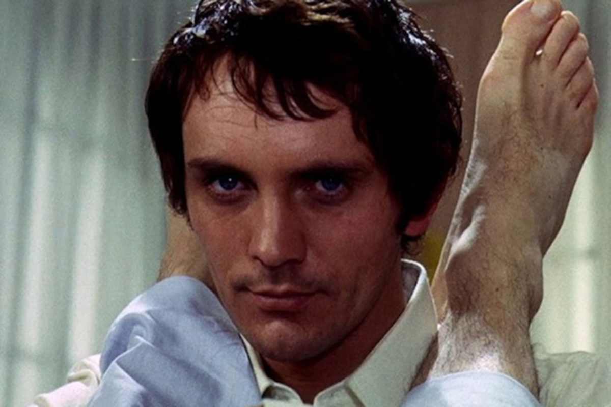 Terence Stamp in una scena di Teorema