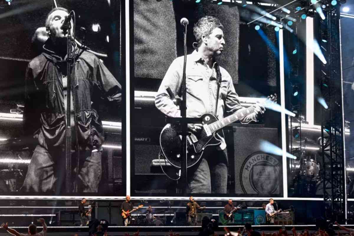 Liam e Noel Gallagher sul palco