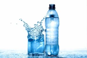 Acqua in bottiglia dal basso residuo fisso