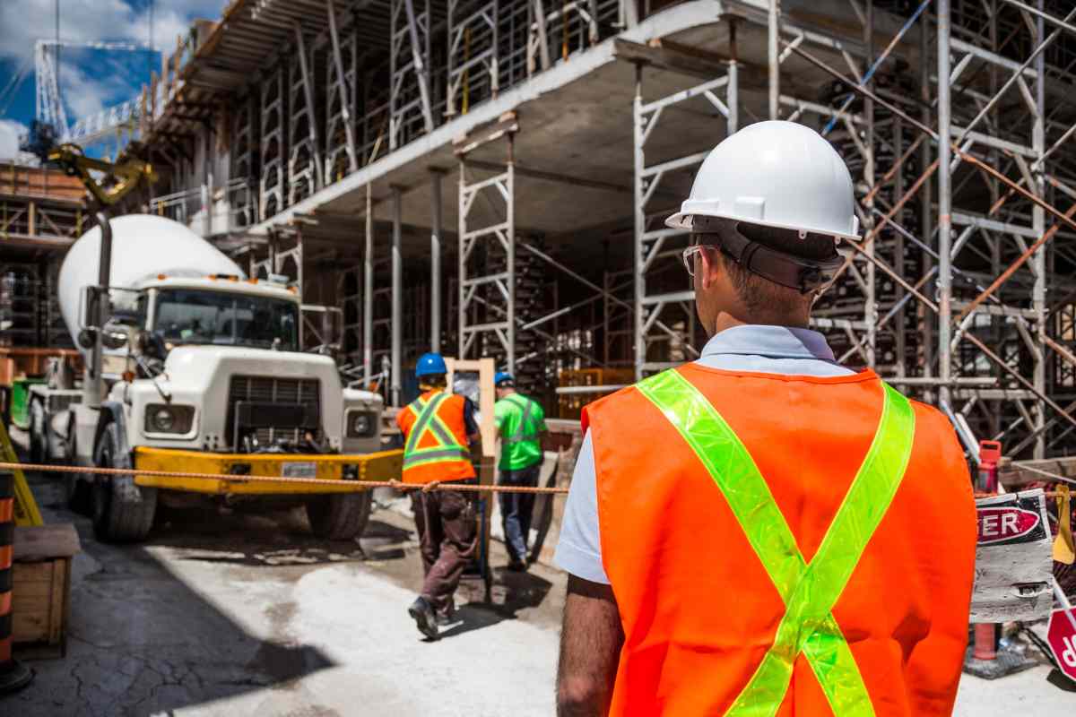 lavoratori sul cantiere