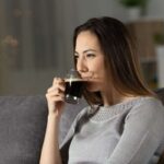 bere caffè