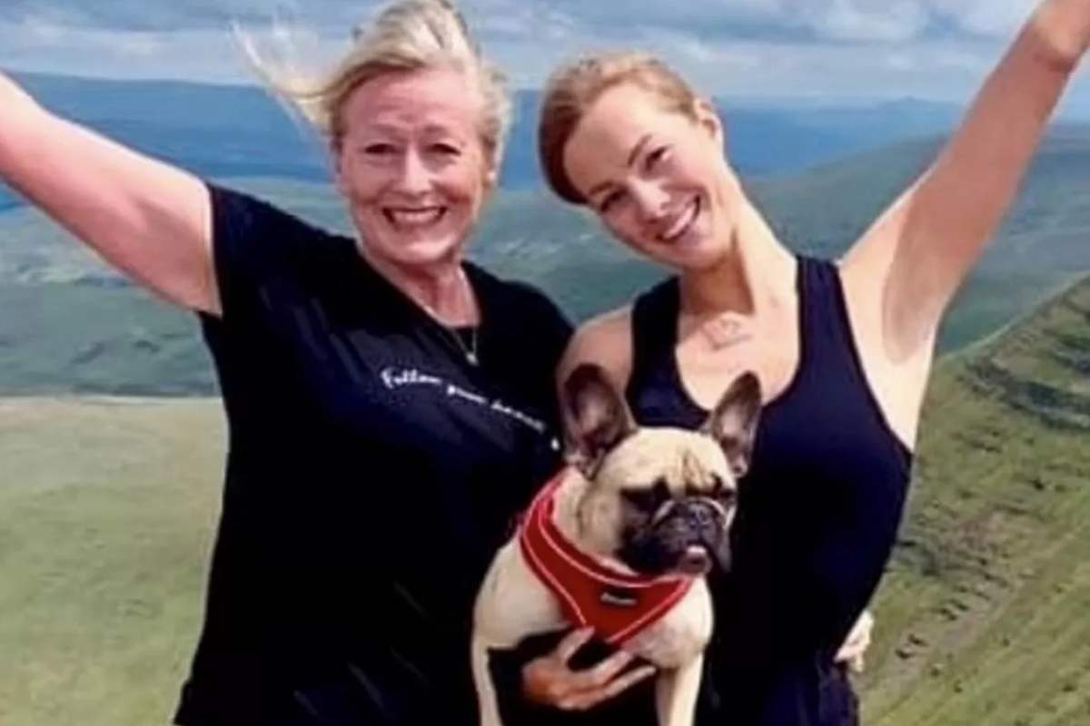jade damarell con mamma e cagnolino