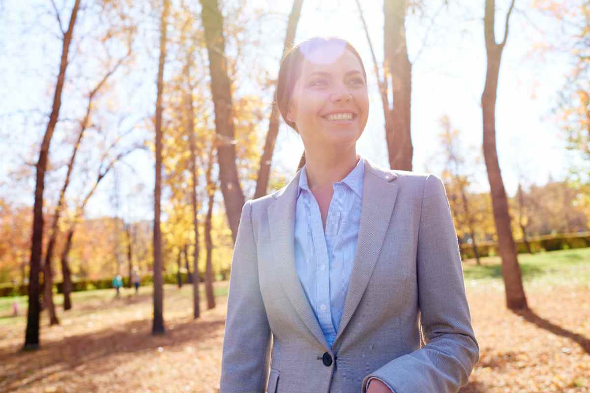 donna in autunno