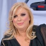 Tina Cipollari contro Mario Adinolfi